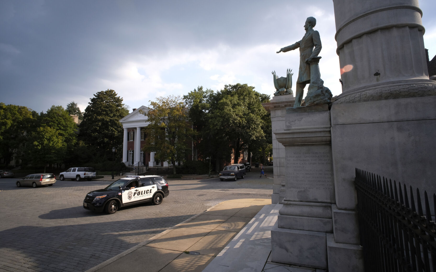 20170817_MET_MONUMENT_BB01
